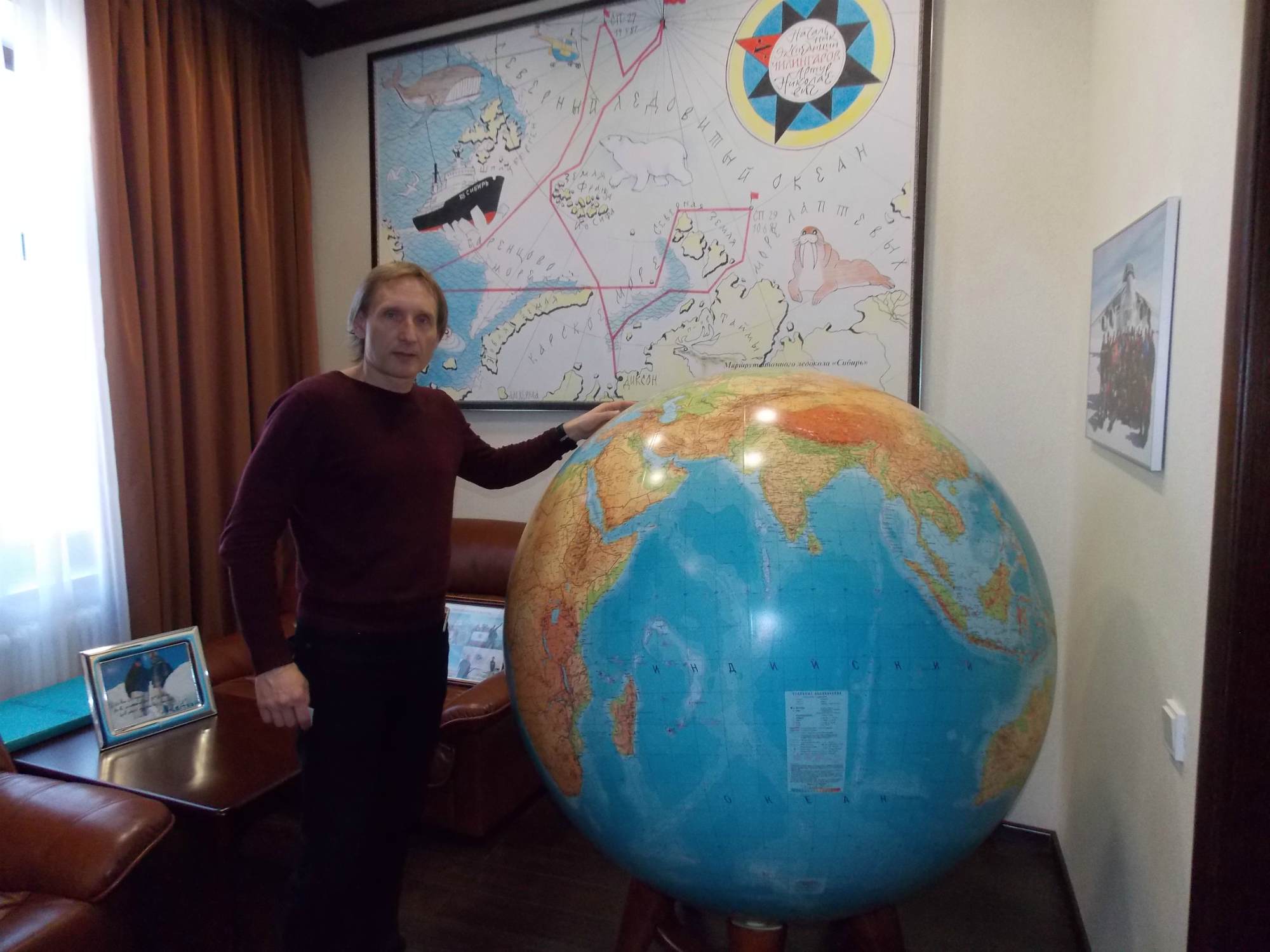 В кабинете Артура Чилингарова, фото: Андрей РАГУЛЯ 