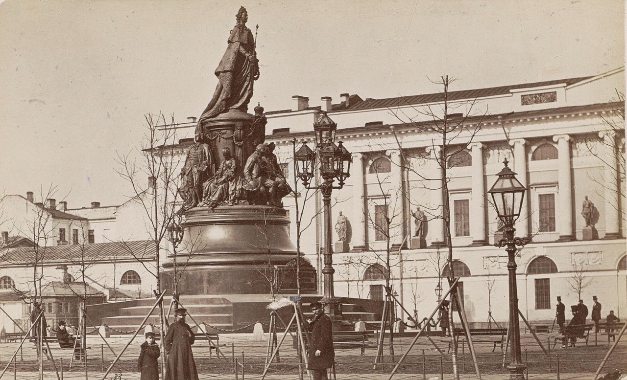 Памятник Екатерине Великой