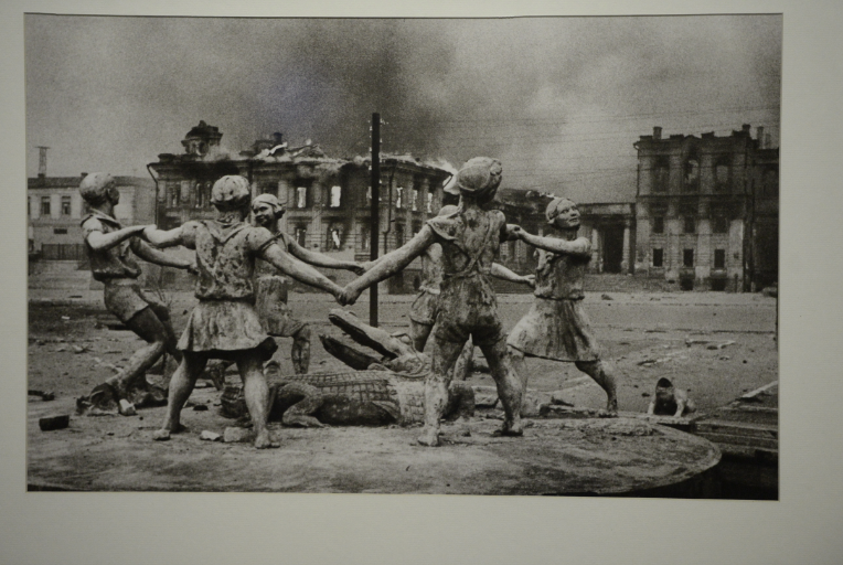 Эммануил Евзерихин. Сталинград. 1942