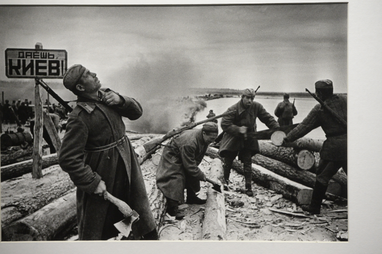 Аркадий Шайхет. Переправа через Днепр. Осень 1943