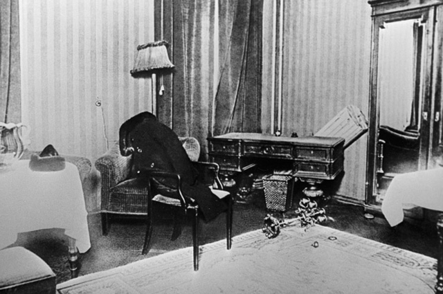 Комната № 5 в гостинице «Англетер». 29 декабря 1925 года