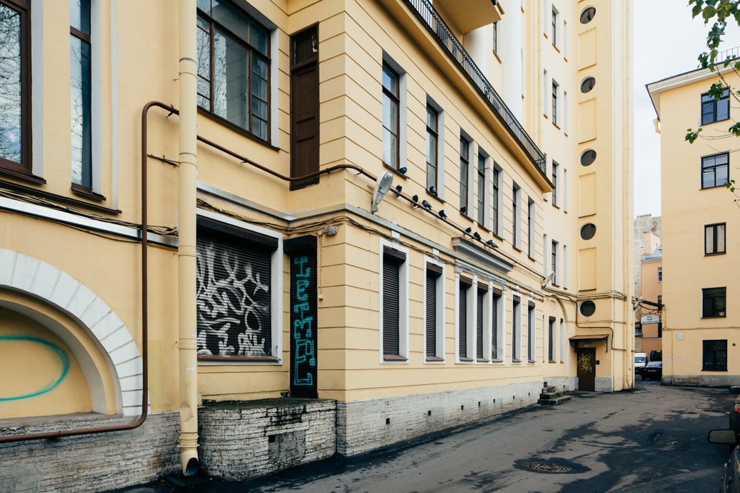 Самые удивительные дворы Петербурга. Изображение № 20.