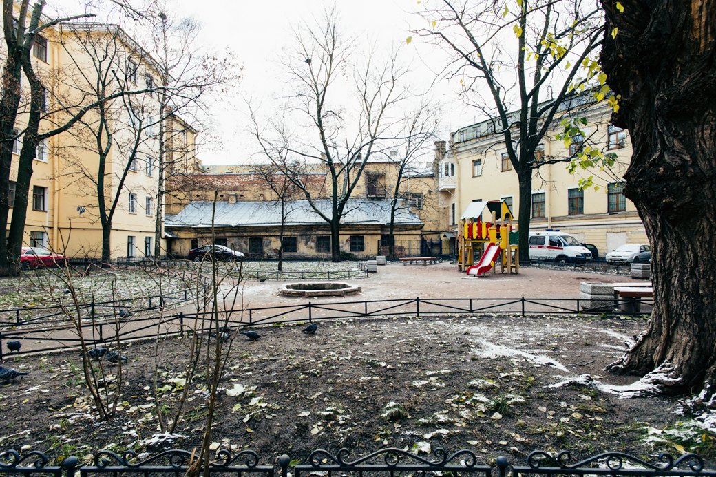 Самые удивительные дворы Петербурга. Изображение № 17.
