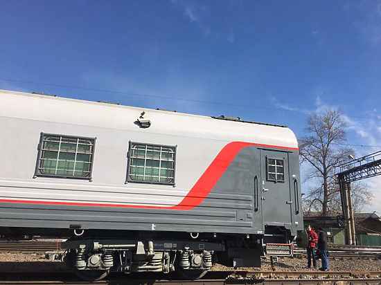 В одном вагоне с зэками: что ждет осужденных на пути в колонию