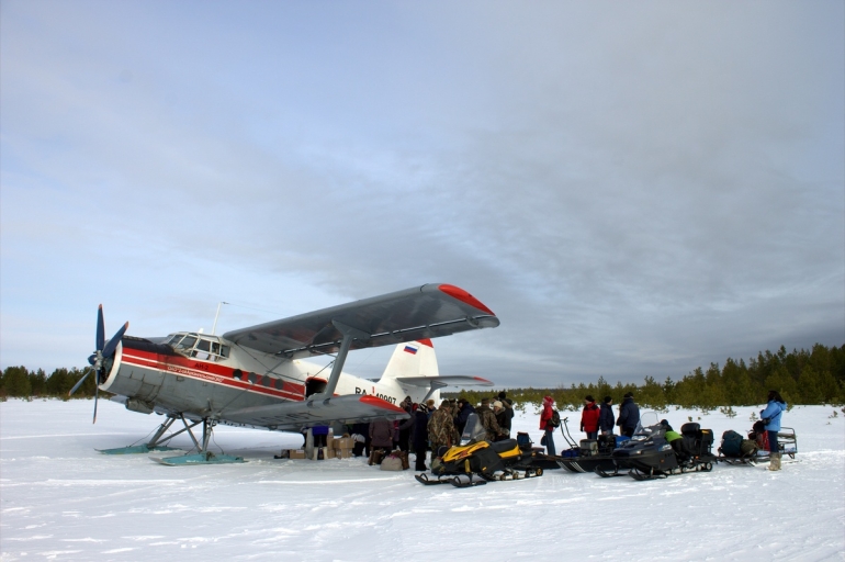 Архангельская область. Самолет АН-2 по дороге в Летнюю Золотицу. Фото: Ксения Корыстова. Strana.Ru