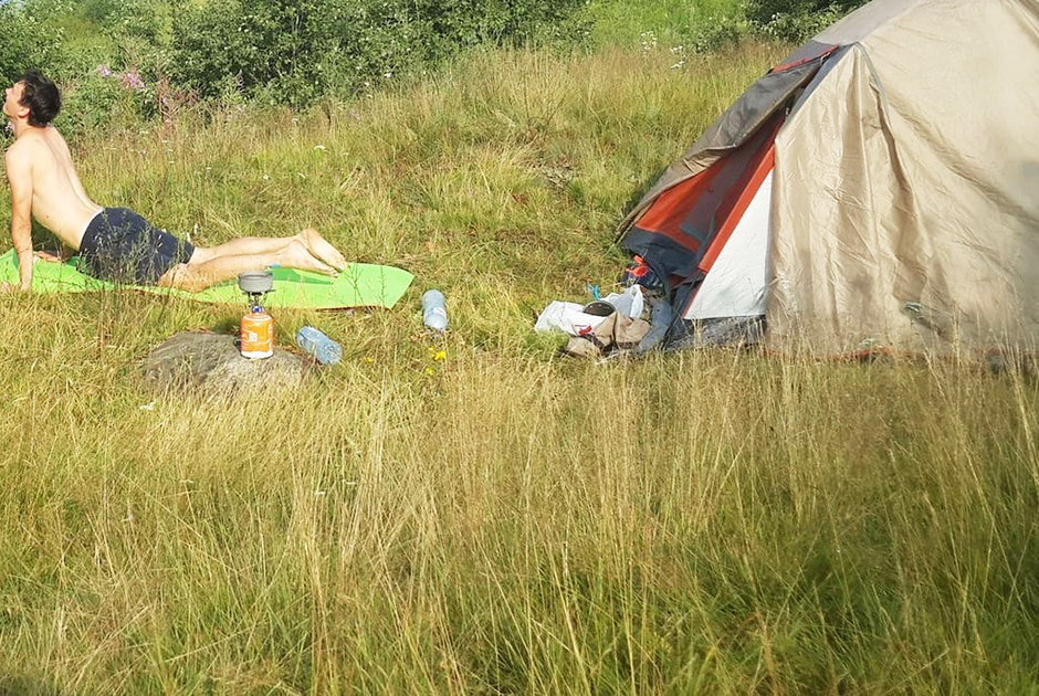 <a  data-cke-saved-href="https://www.airbnb.ru/rooms/11744095" href="https://www.airbnb.ru/rooms/11744095" target="_blank">Палатка</a> в лесу за 571 рубль в сутки