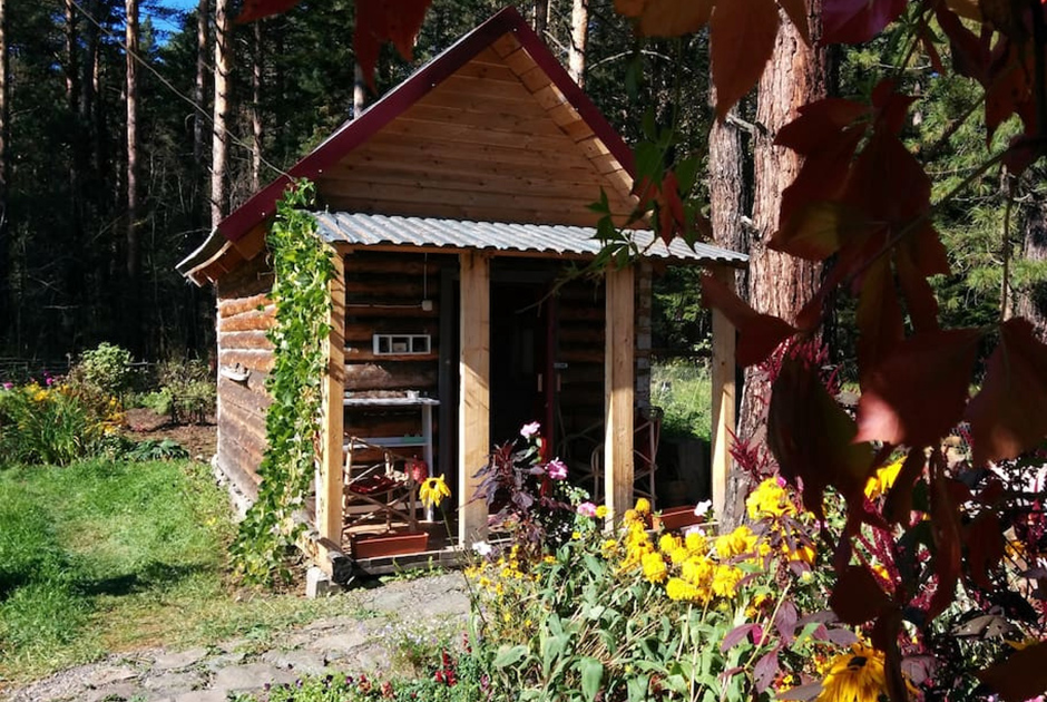 <a  data-cke-saved-href="https://www.airbnb.ru/rooms/16856856" href="https://www.airbnb.ru/rooms/16856856" target="_blank">«Приют художника»</a> за 632 рубля в сутки