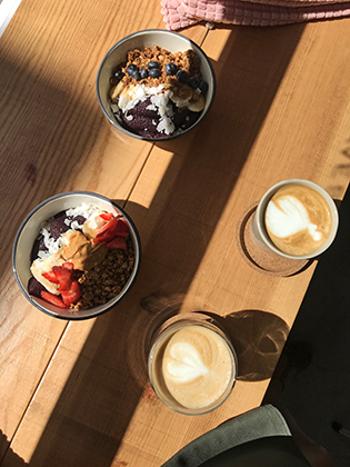 Завтрак в Coffee&Waves в городе Лагош