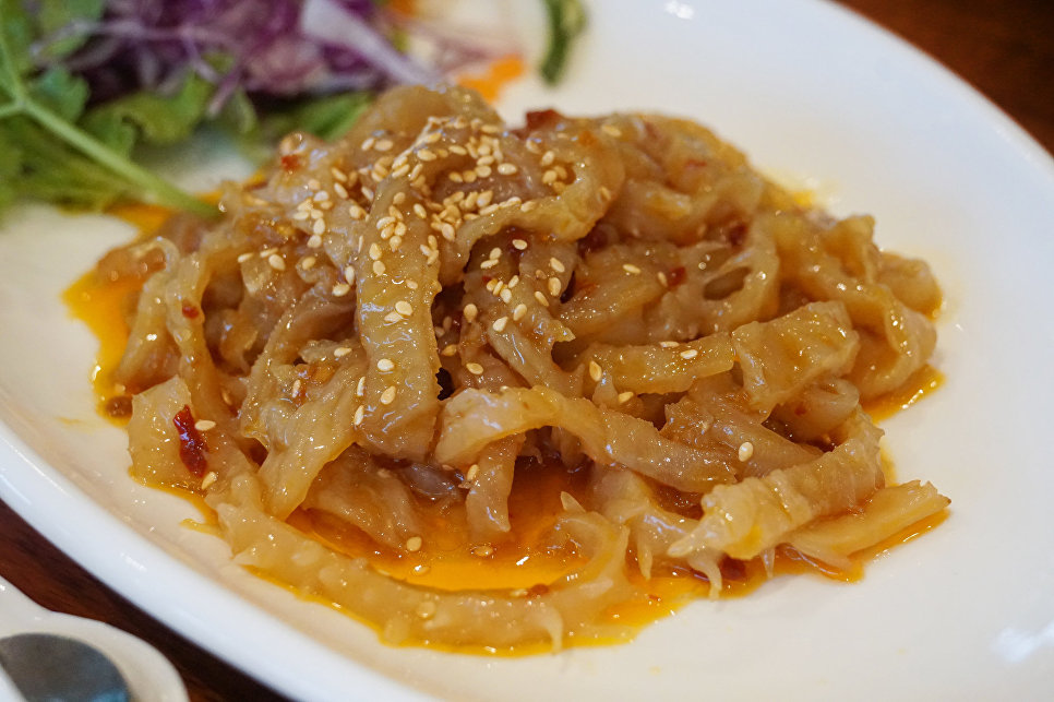Закуска из медузы с кунжутным маслом