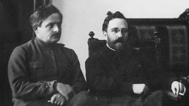 ÐÐ²ÐµÐ»Ñ ÐÐ½ÑÐºÐ¸Ð´Ð·Ðµ (ÑÐ»ÐµÐ²Ð°) Ð¸ ÐÐµÐ² ÐÐ°Ð¼ÐµÐ½ÐµÐ²