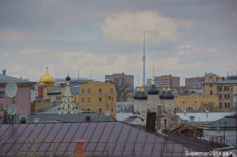 Вид на Москву с колокольни Высоко-Петровского монастыря