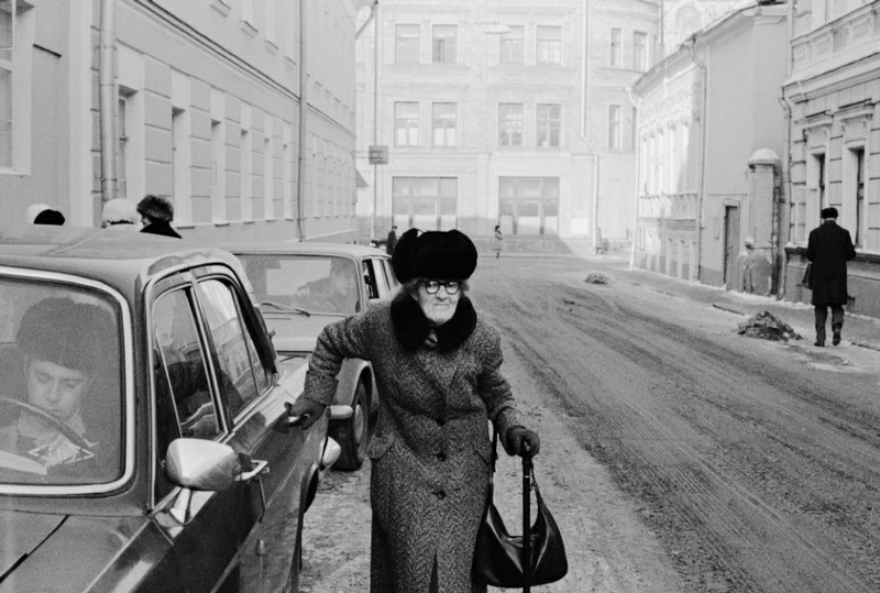 photosbyigorpalminphotos-33Moscow. A passerby, Griboyedov Street, 1978 photosbyigorpalminphotos-33Moscow. A passerby, Griboyedov Street, 1978