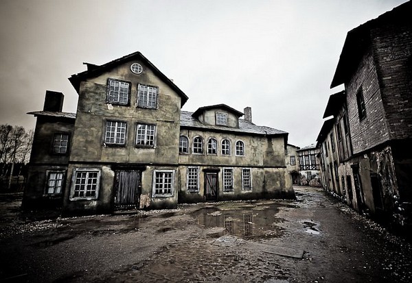 film-city-decorations-russia-6