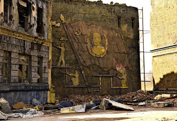 film-city-decorations-russia-10