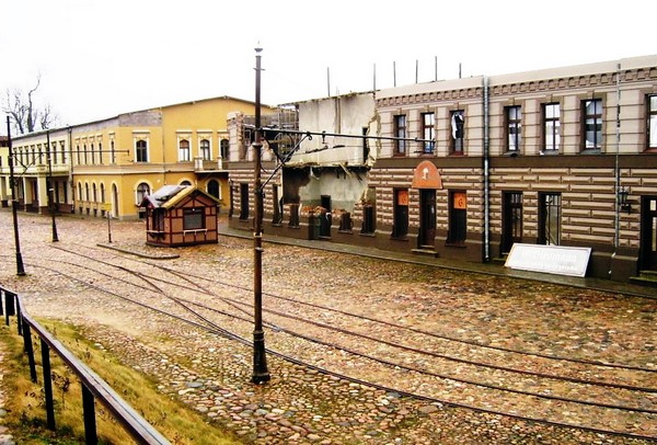 film-city-decorations-russia-17