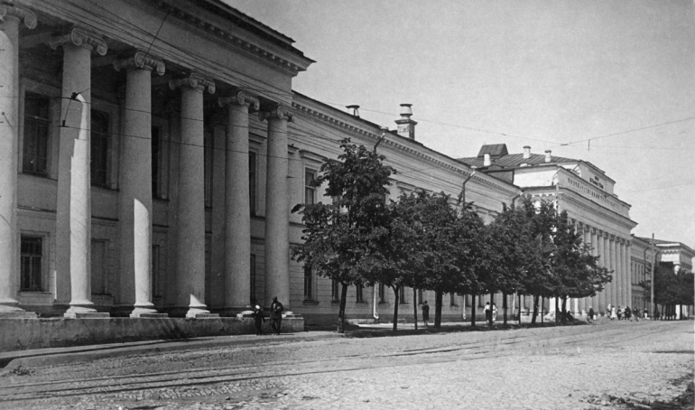 Здание Казанского унивеситета им. Ленина. 1935 год. Фото: Виктор Сухарев/Фотобанк Лори. Strana.Ru