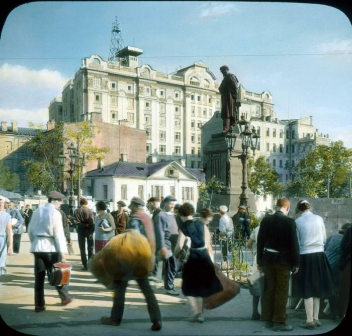Редчайшие снимки цветной Москвы 1931 года в цвете (77 фото)
