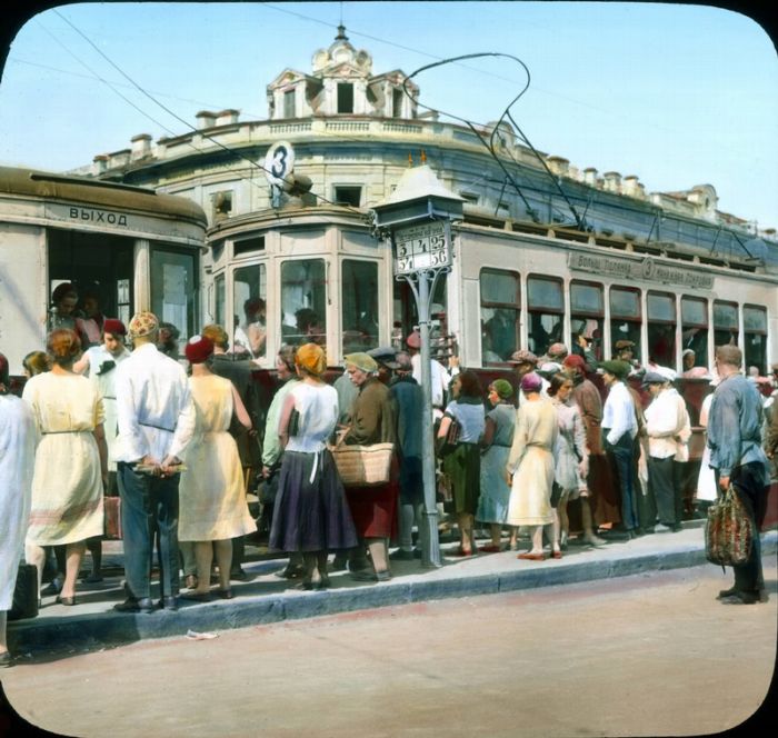 Редчайшие снимки цветной Москвы 1931 года в цвете (77 фото)