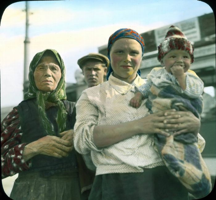 Редчайшие снимки цветной Москвы 1931 года в цвете (77 фото)