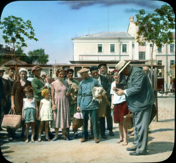 Редчайшие снимки цветной Москвы 1931 года в цвете (77 фото)