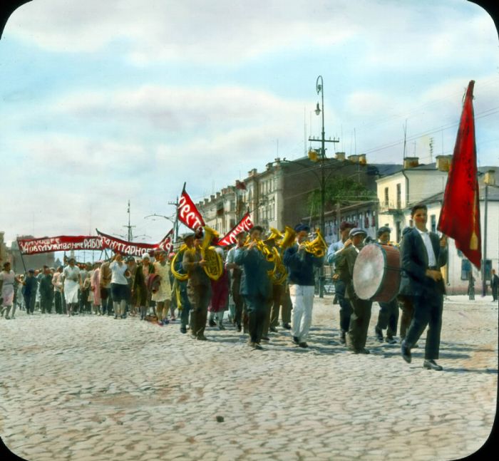 Редчайшие снимки цветной Москвы 1931 года в цвете (77 фото)