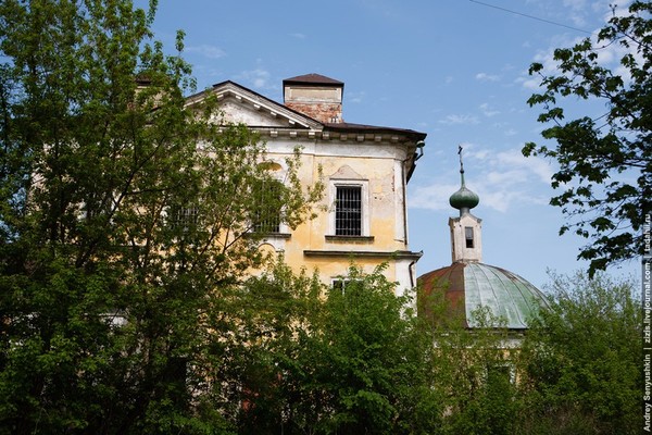 Основное здание церкви Преображения Господня.